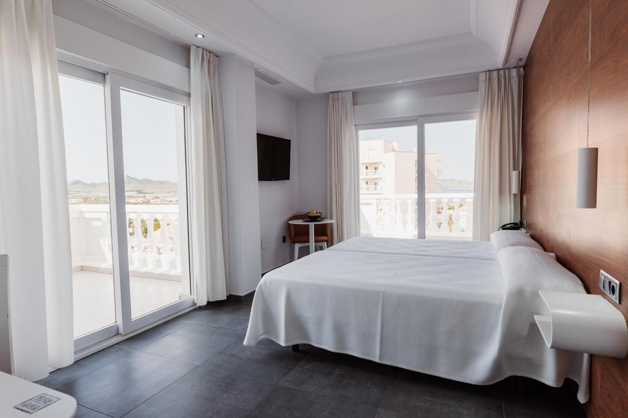 Hotel Los Delfines Ла Манга Дел Мар Менор Екстериор снимка